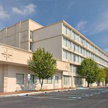 Wynnwood Plaza Hotel - Newport News Exteriör bild