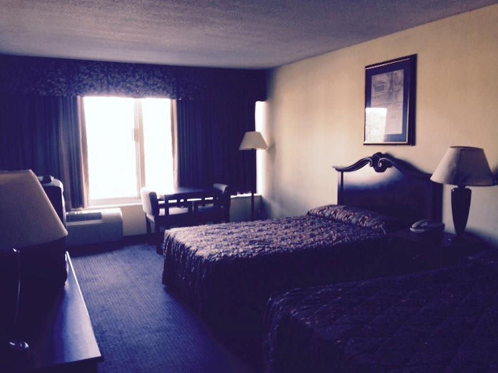 Wynnwood Plaza Hotel - Newport News Exteriör bild